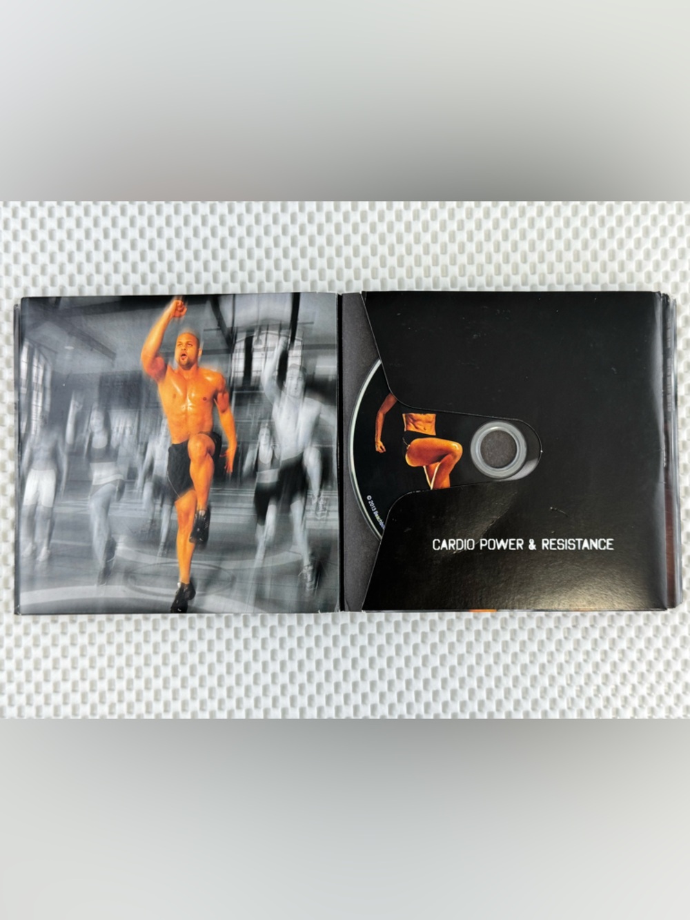 Beachbody Insanity Ultimate Cardio 10 Disc Complete Workout DVD Set - Picture 7 of 17